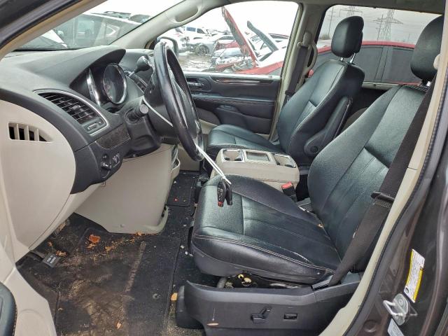 Chrysler Minivan Touring Image 2