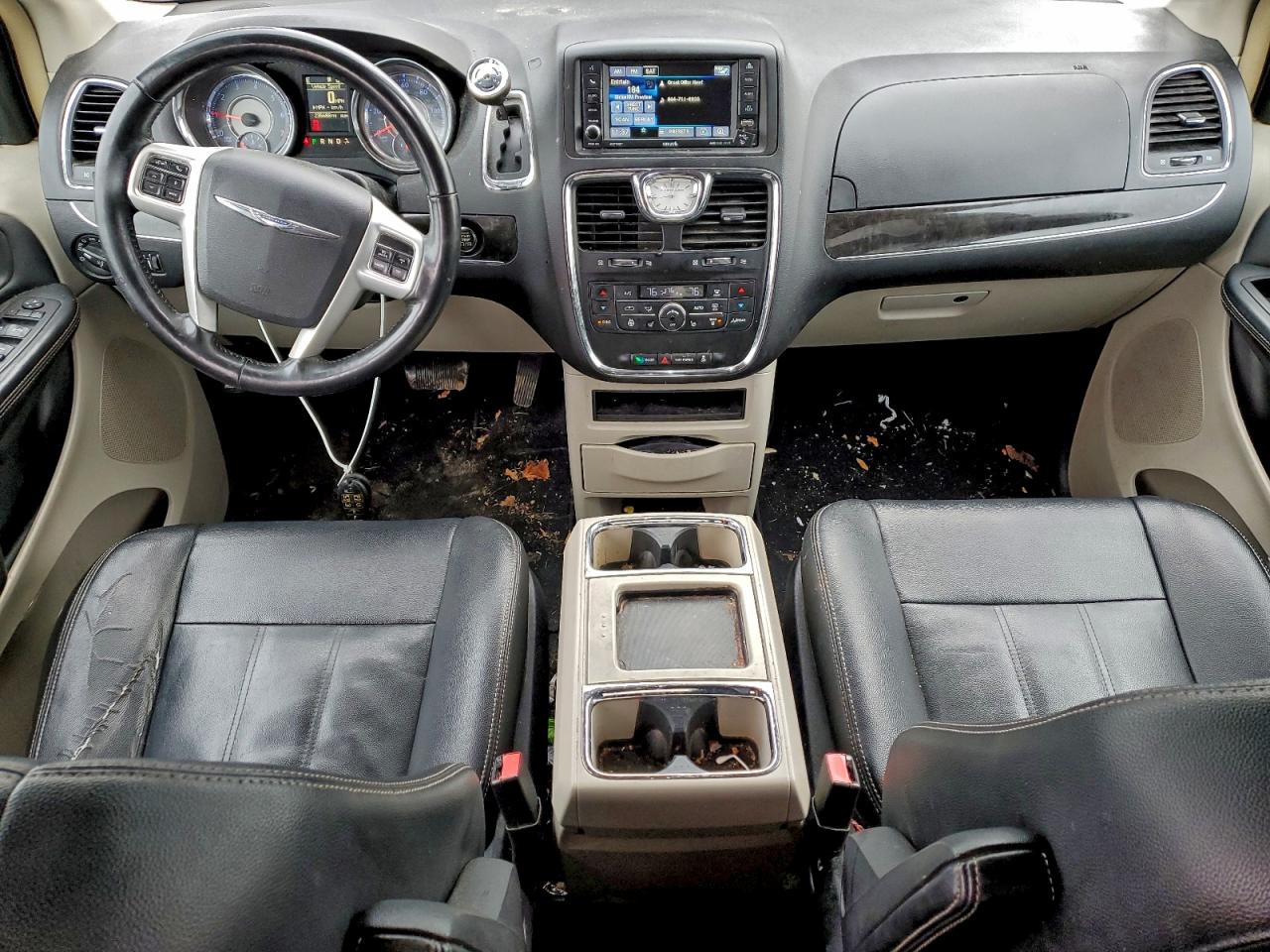 Chrysler Minivan Touring Image 10