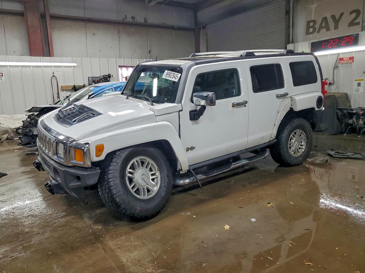 HUMMER H3 Image 1