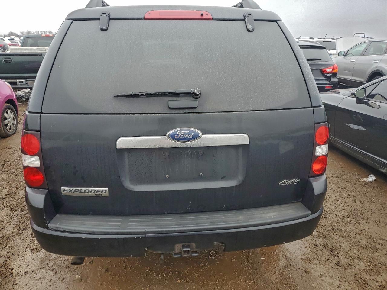 Ford Explorer Xlt Image 9