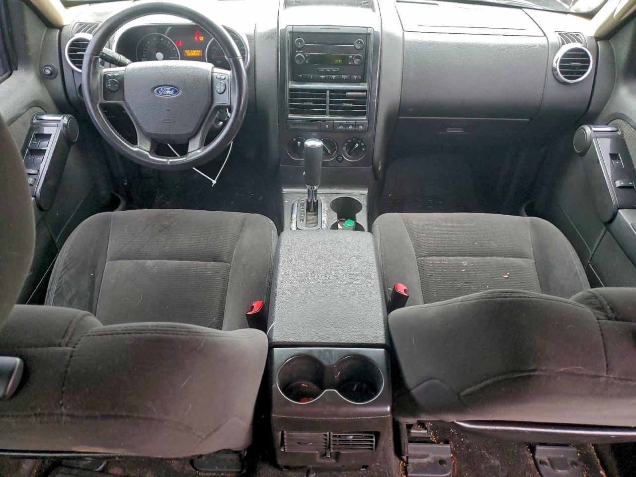 Ford Explorer Xlt Image 7