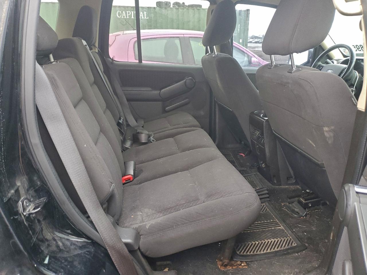 Ford Explorer Xlt Image 8