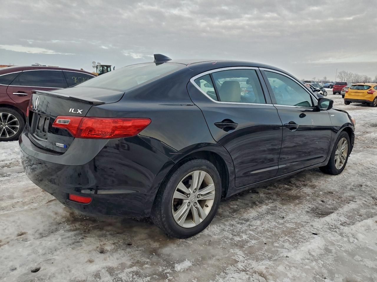 Acura ILX Hybrid Tech Image 9