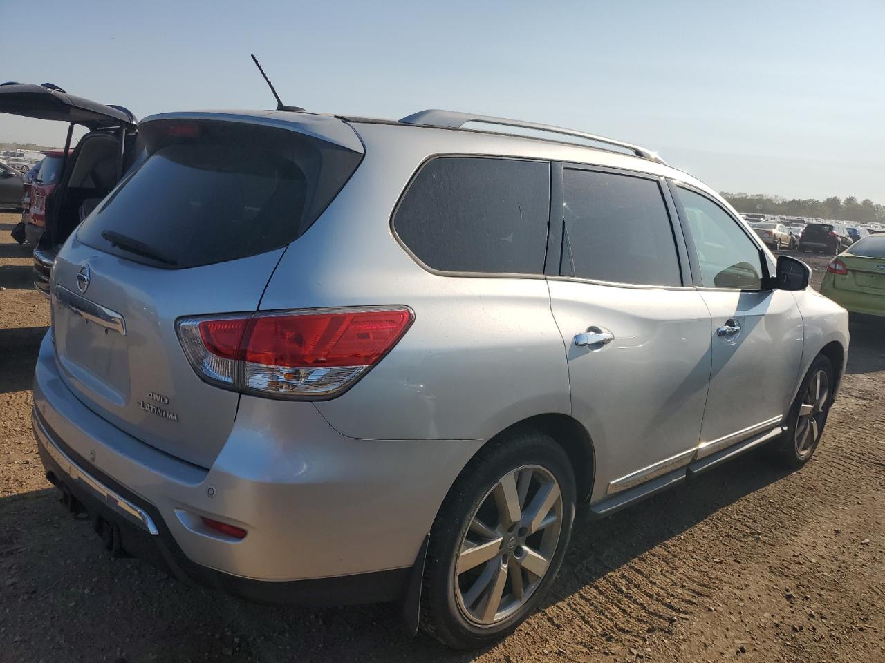 Nissan Pathfinder S Image 2