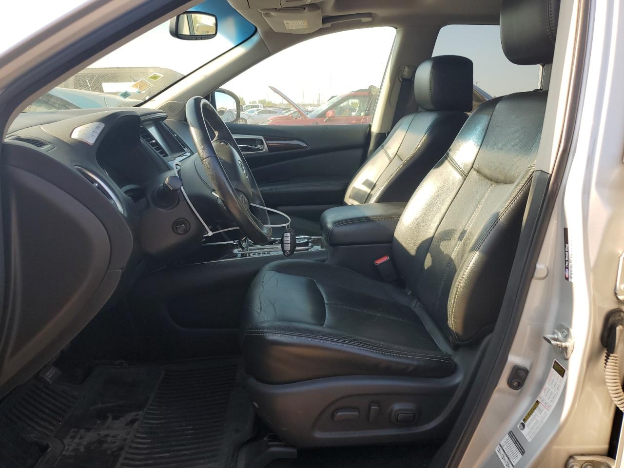 Nissan Pathfinder S Image 5