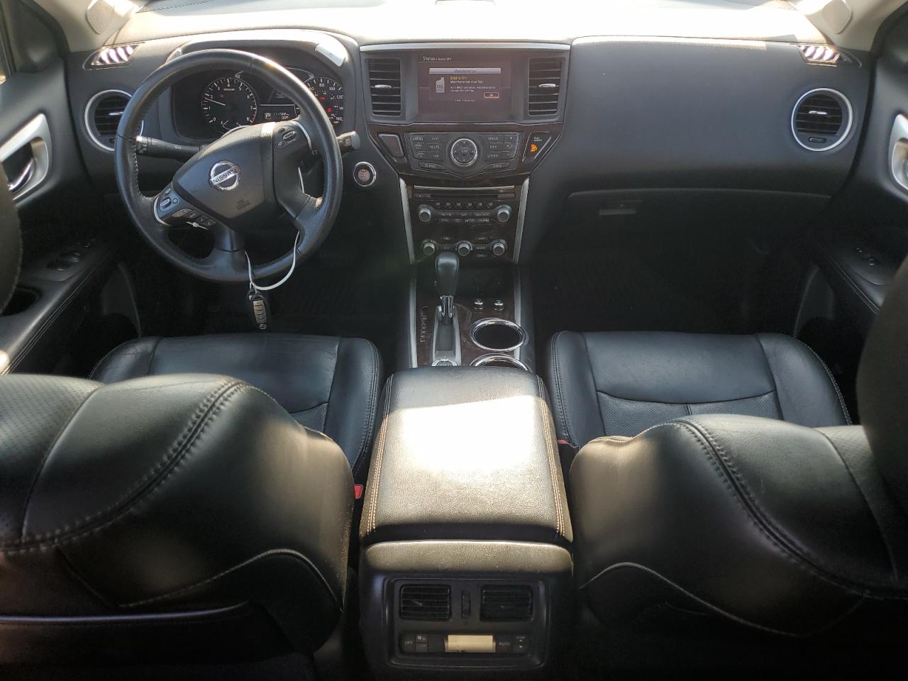Nissan Pathfinder S Image 8