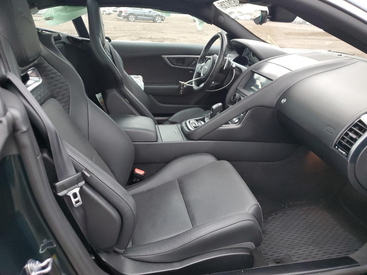 Jaguar F-TYPE R Dynamic Image 2