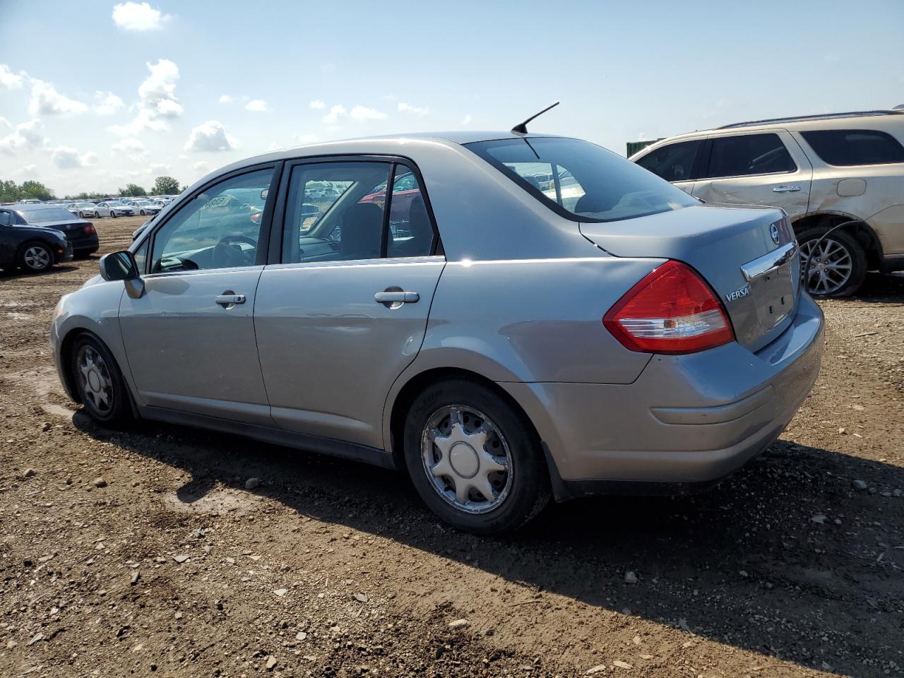 Nissan Versa S Image 7