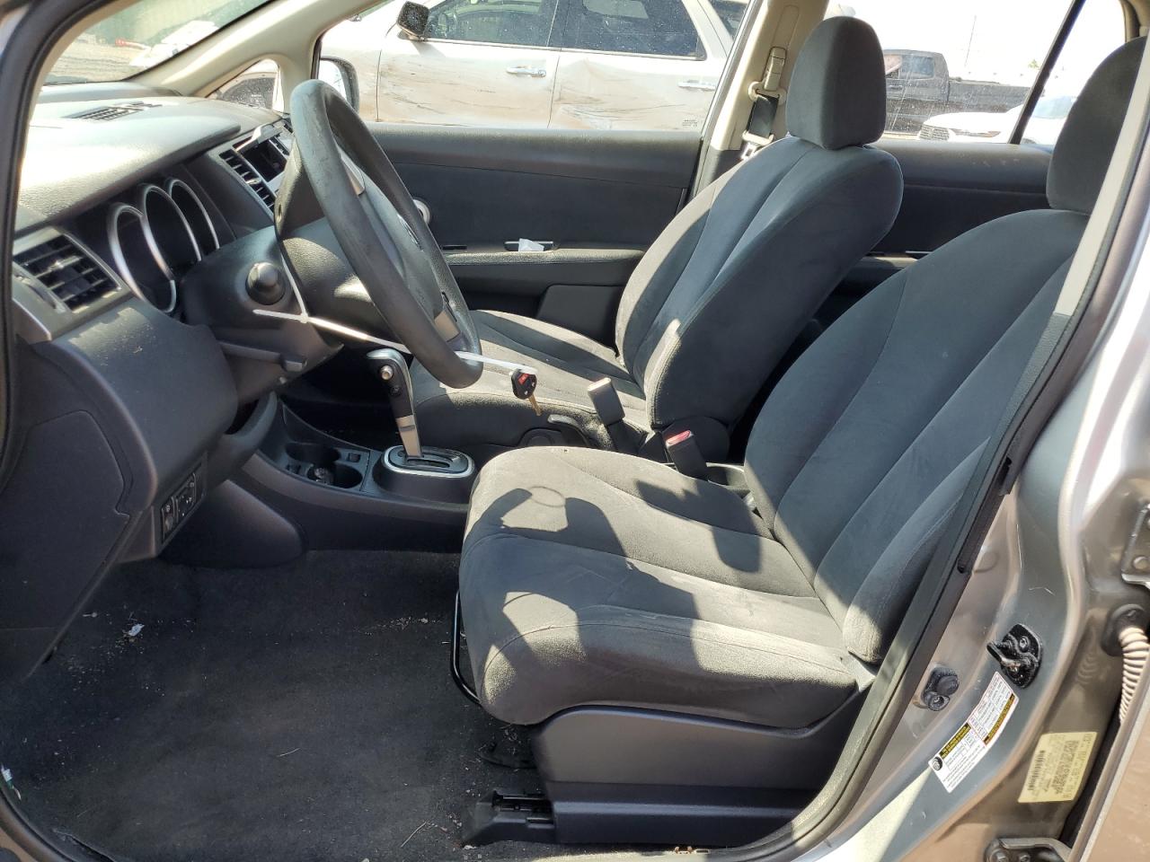 Nissan Versa S Image 4