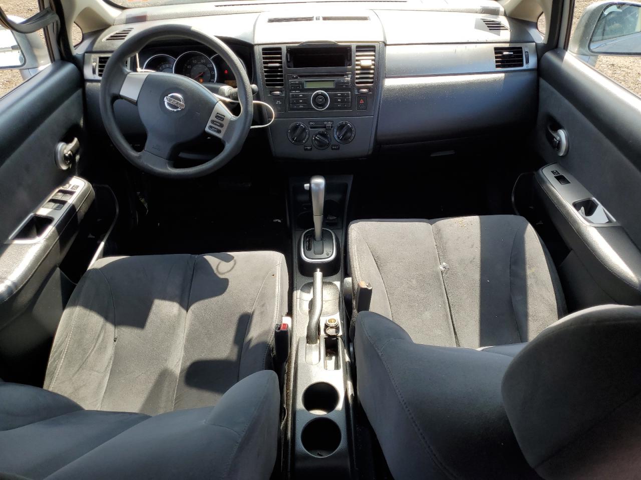 Nissan Versa S Image 9