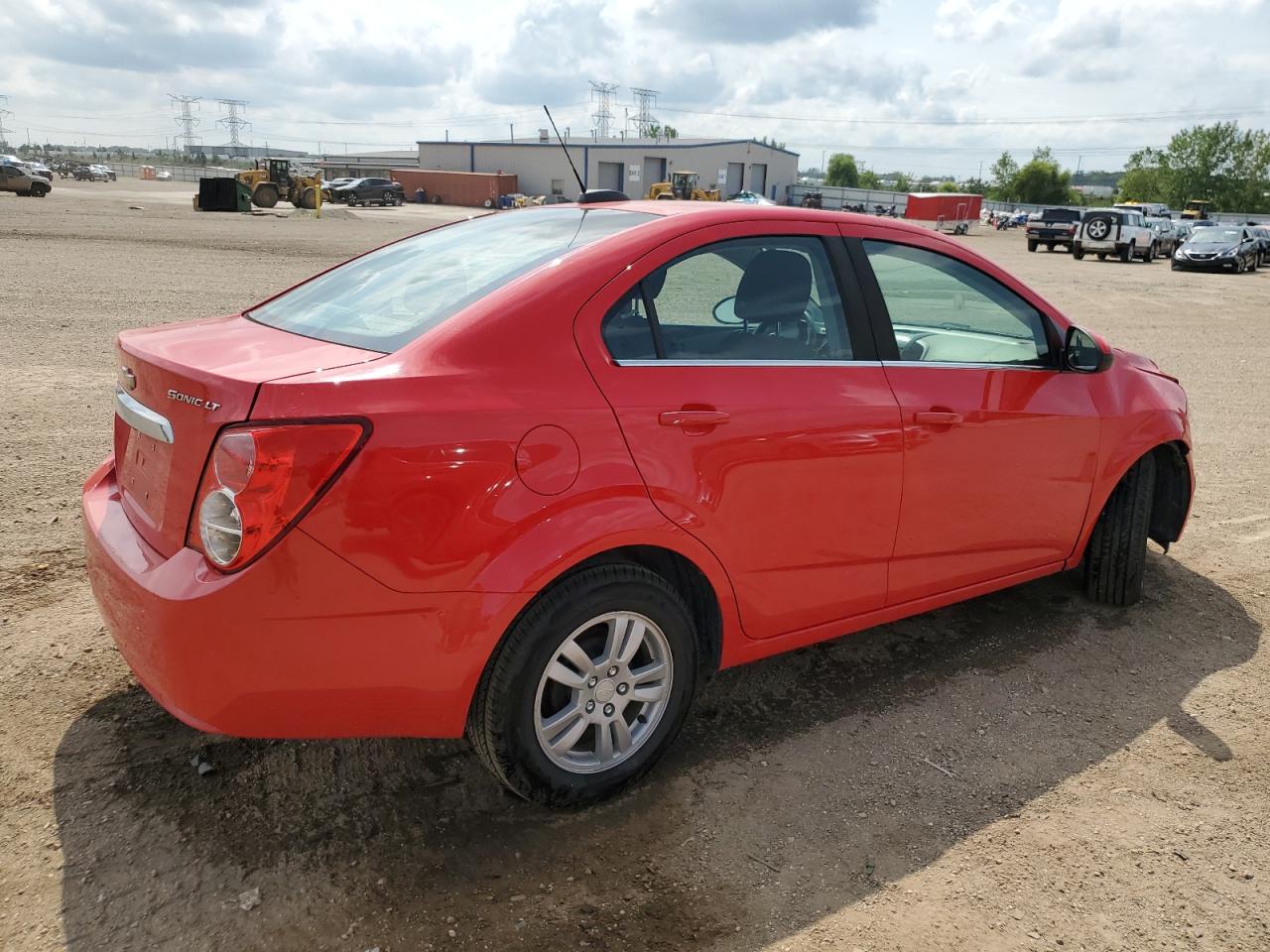 Chevrolet Sonic Lt Image 4