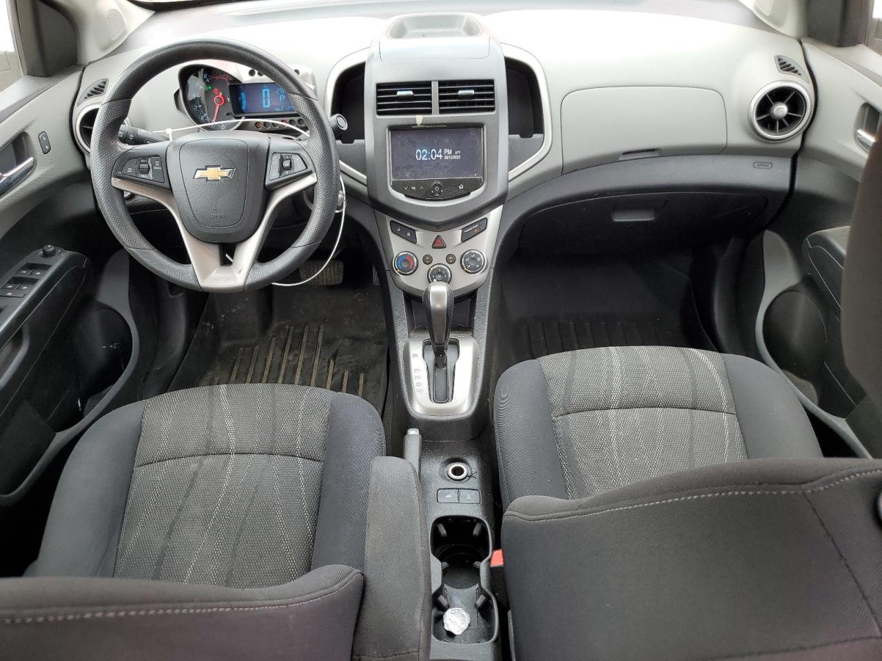 Chevrolet Sonic Lt Image 6