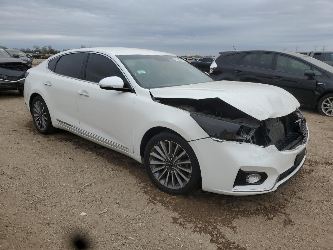 Kia Cadenza Premium Image 4