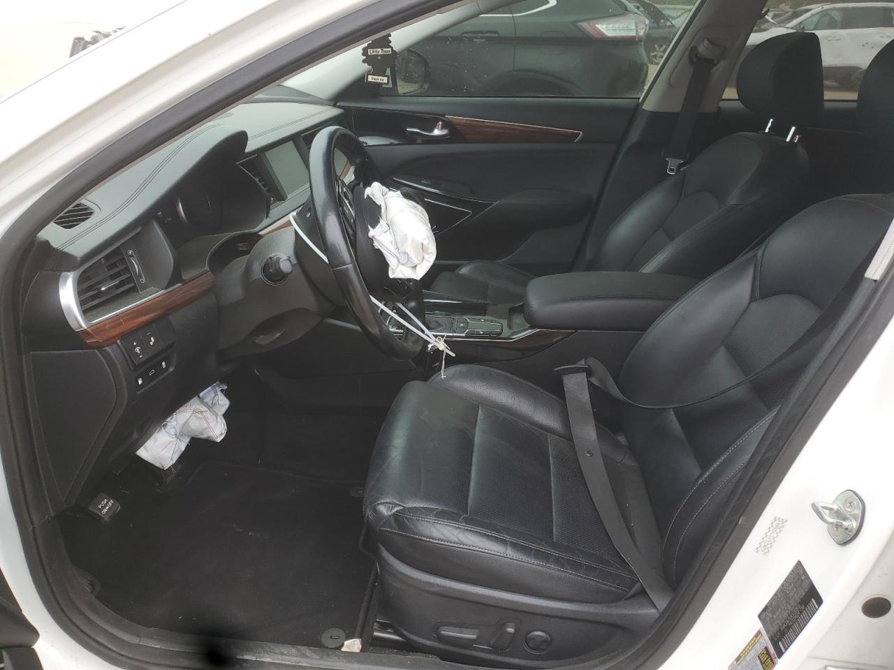 Kia Cadenza Premium Image 12