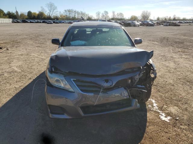 Toyota Camry Base Image 9