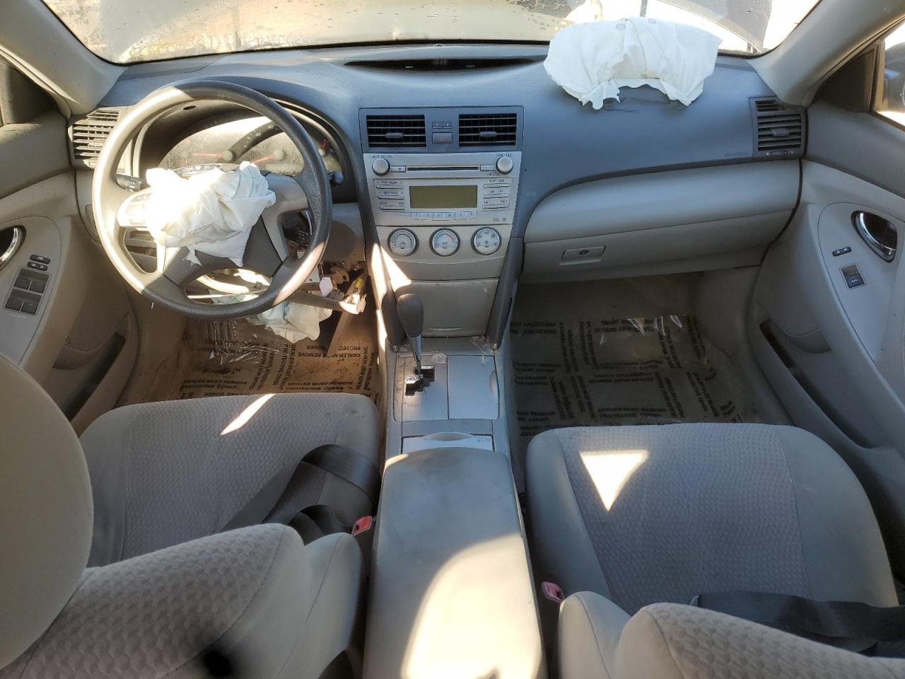 Toyota Camry Base Image 12