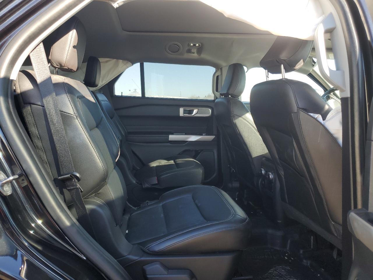 Ford Explorer Limited Image 5