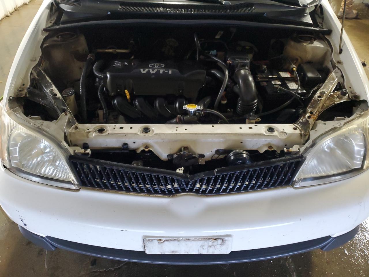 Toyota ECHO Image 11