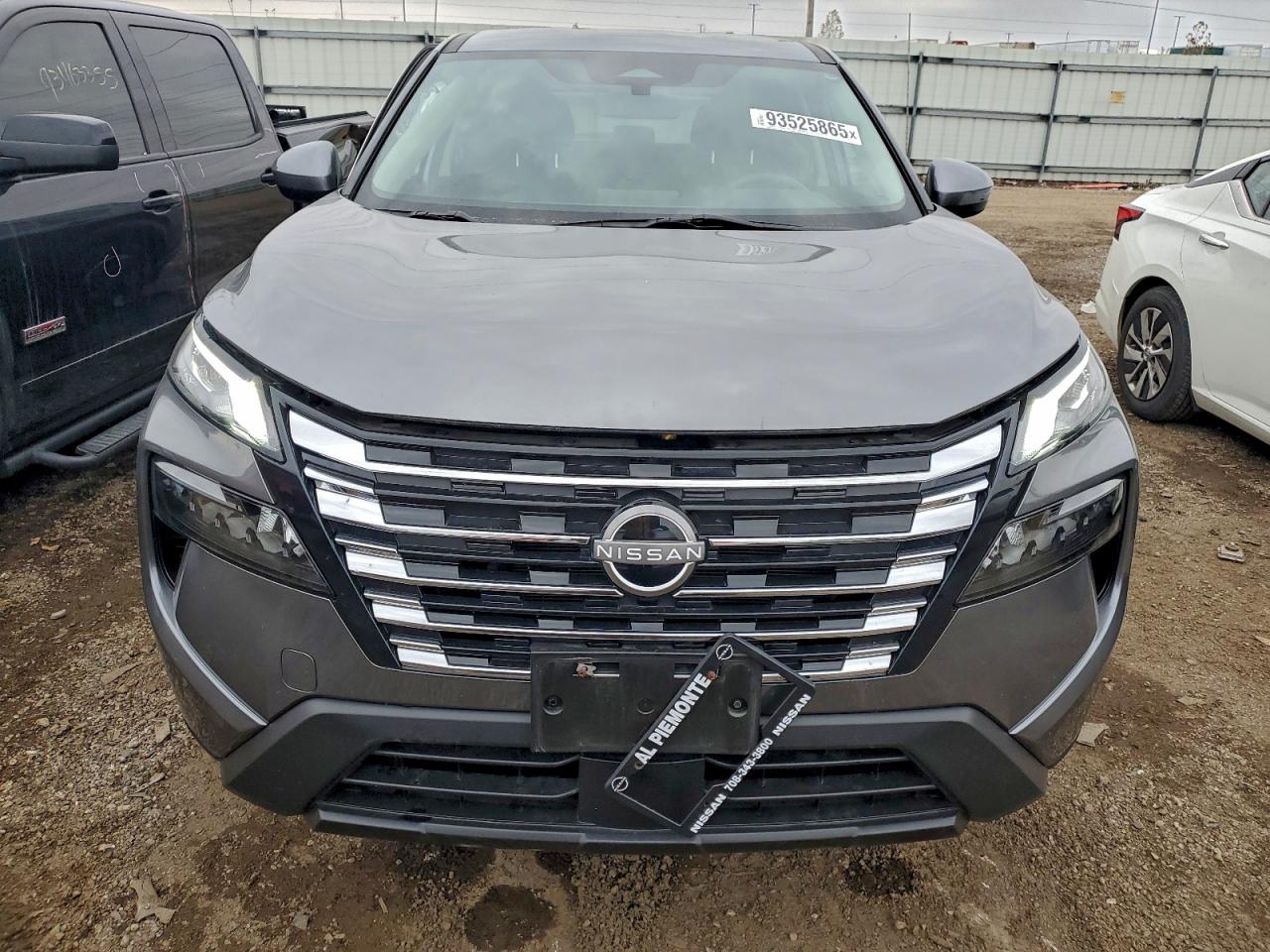 Nissan Rogue Sv Image 2