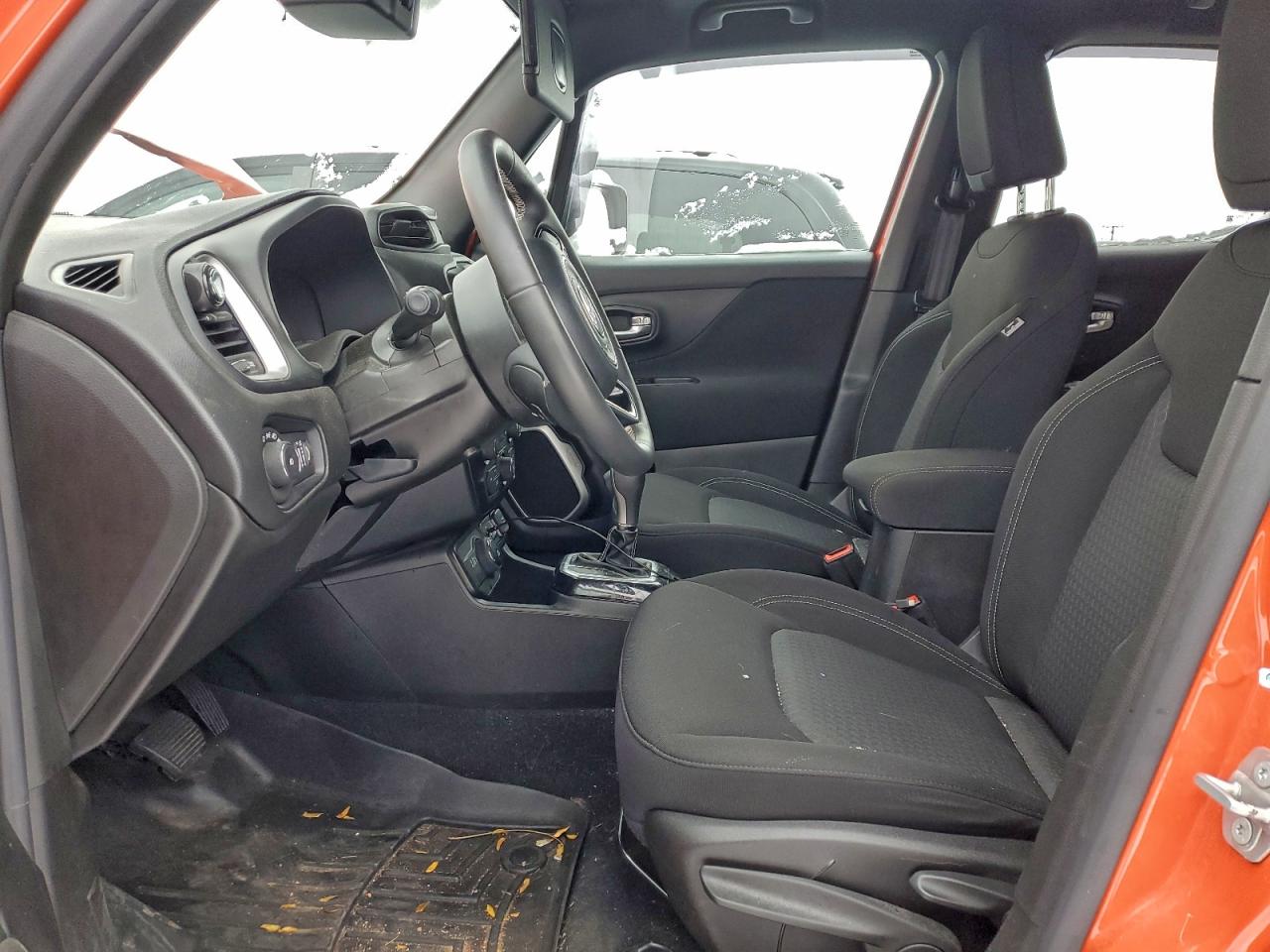 Jeep Renegade Latitude Image 6