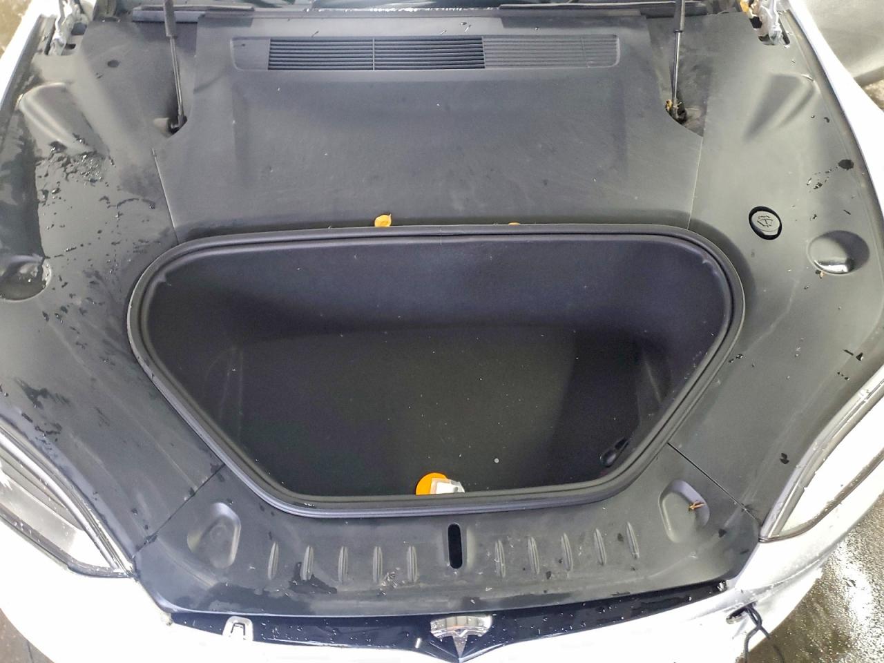 Tesla Model S Image 5