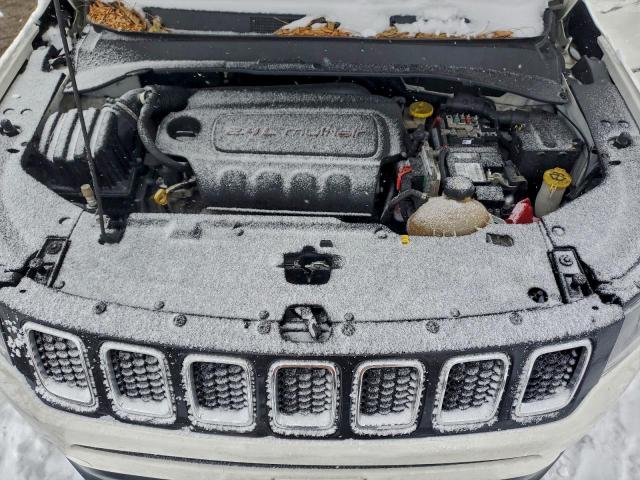 Jeep Compass Latitude Image 8
