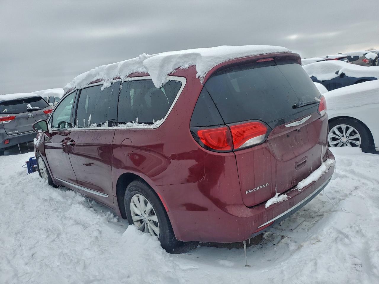 Chrysler Pacifica Touring L Image 10