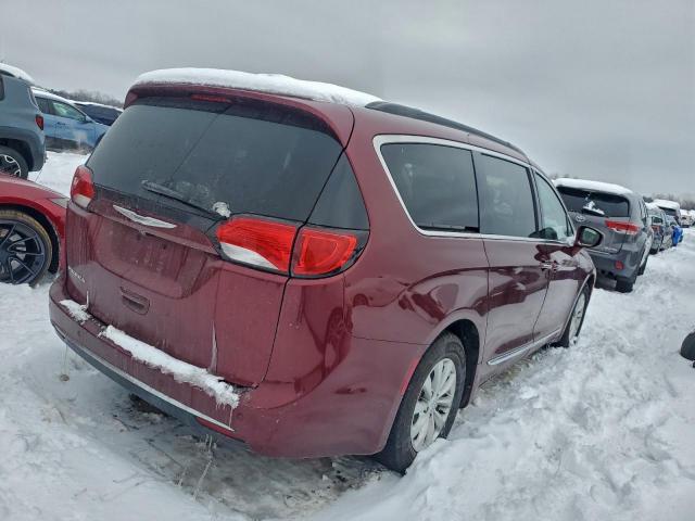 Chrysler Pacifica Touring L Image 2