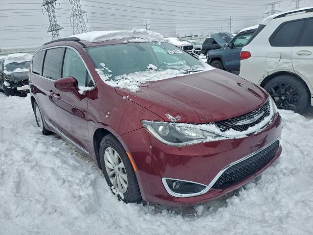 Chrysler Pacifica Touring L Image 3