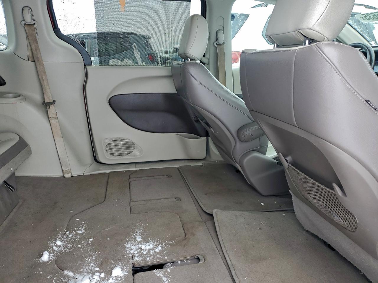 Chrysler Pacifica Touring L Image 6