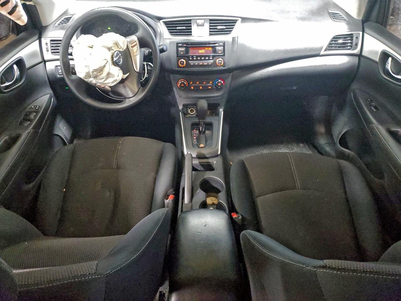 Nissan Sentra S Image 7