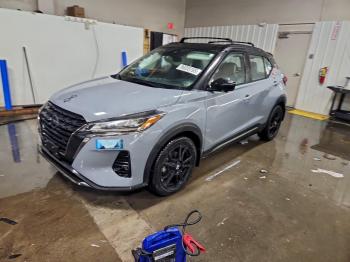  Salvage Nissan Kicks