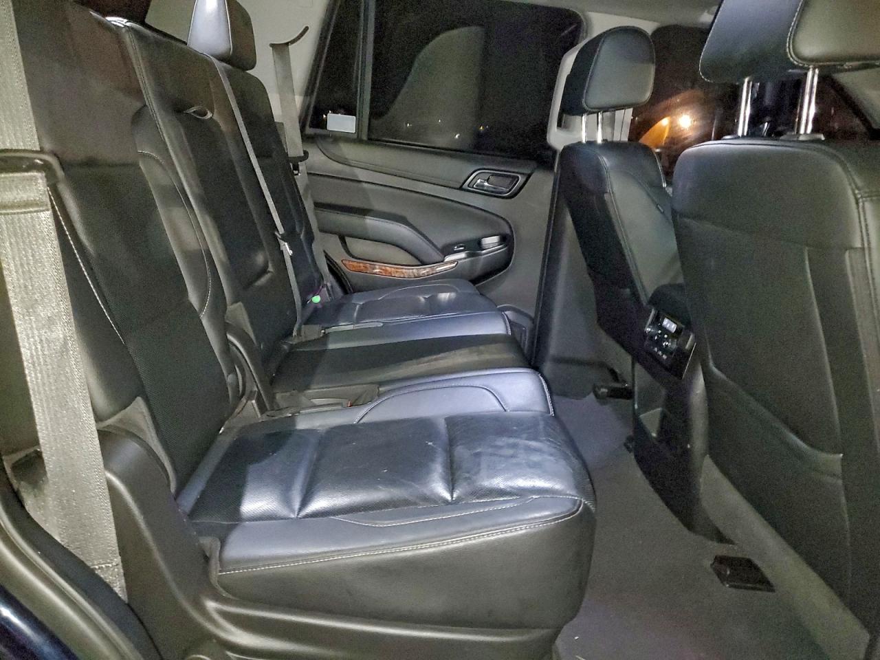 Chevrolet Tahoe K1500 Premier Image 12