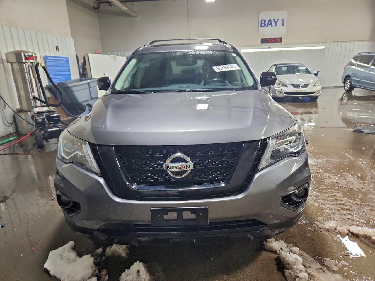Nissan Pathfinder Sl Image 11