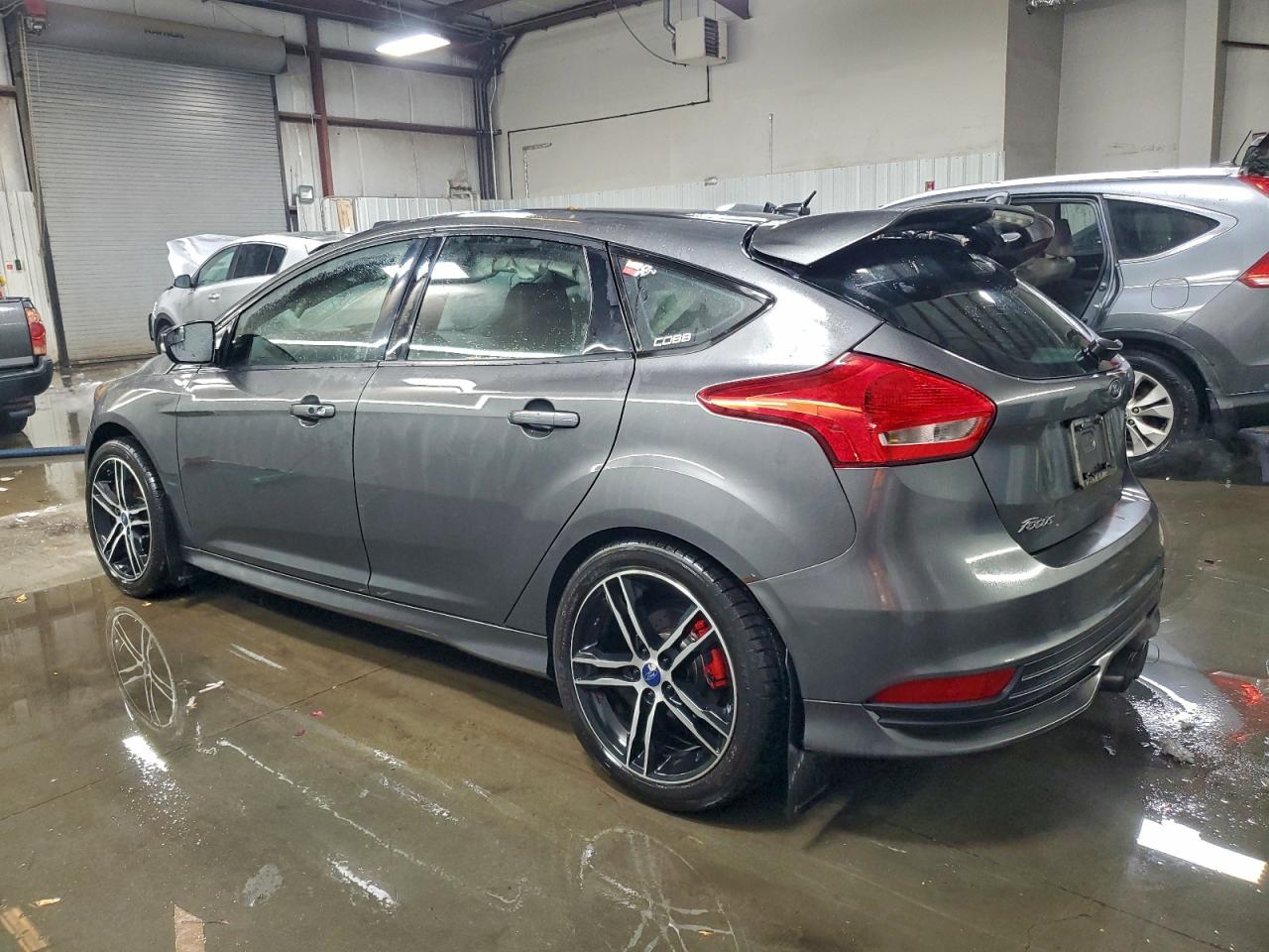 Ford Focus St Image 3