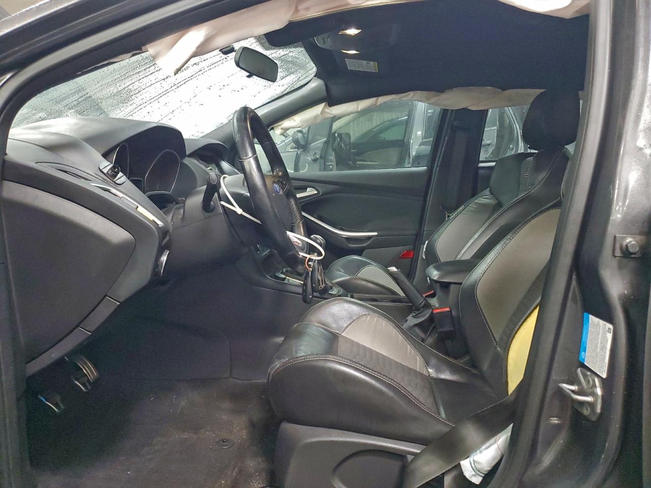 Ford Focus St Image 7