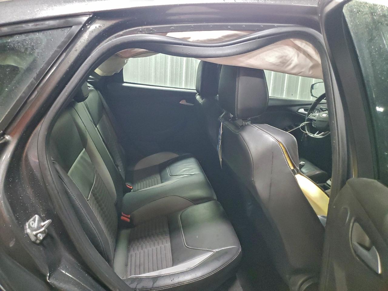 Ford Focus St Image 4