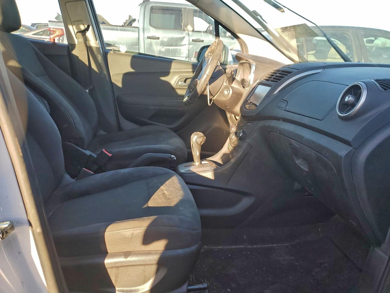 Chevrolet Trax Ls Image 8