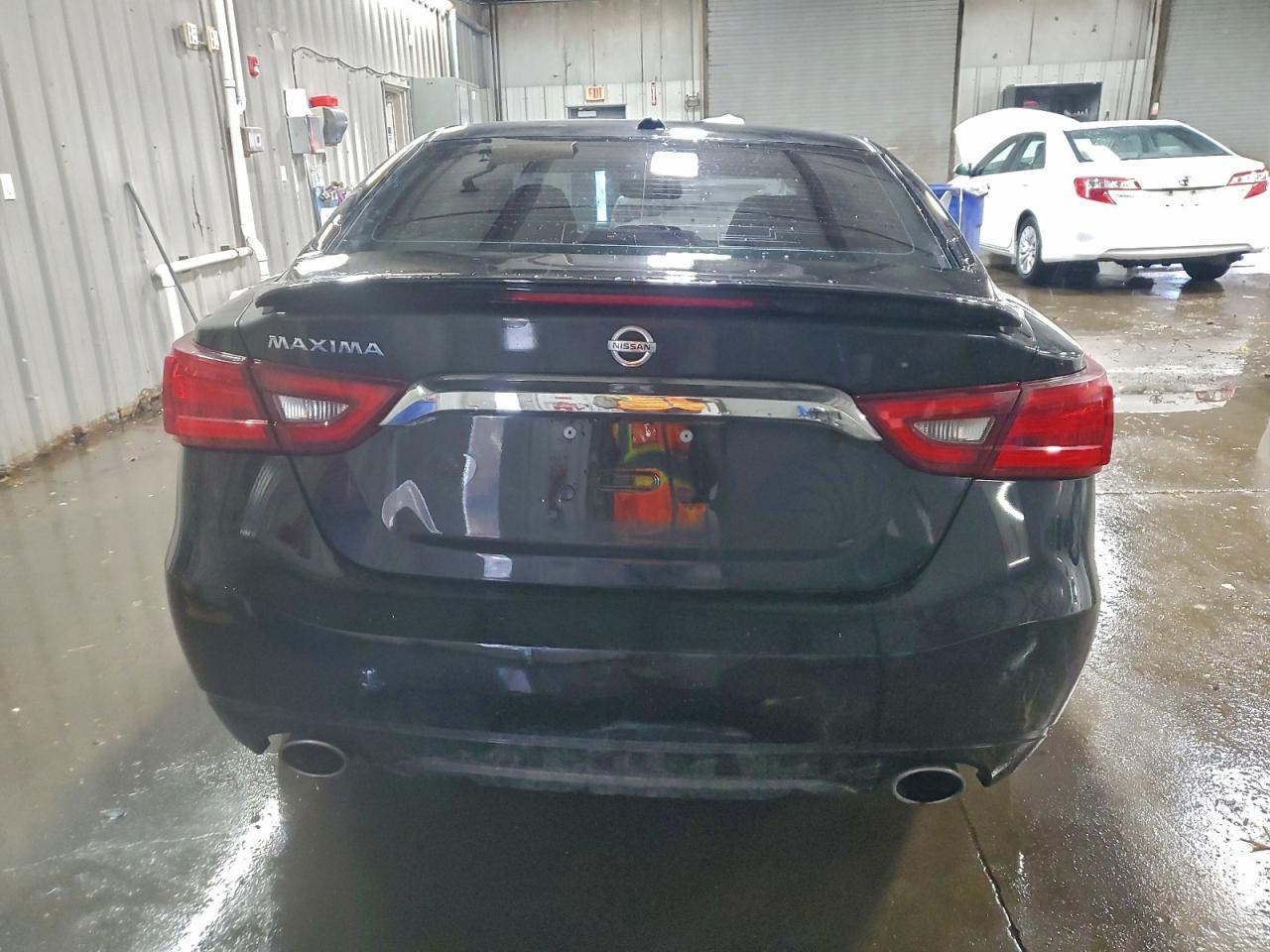 Nissan Maxima 3.5s Image 5