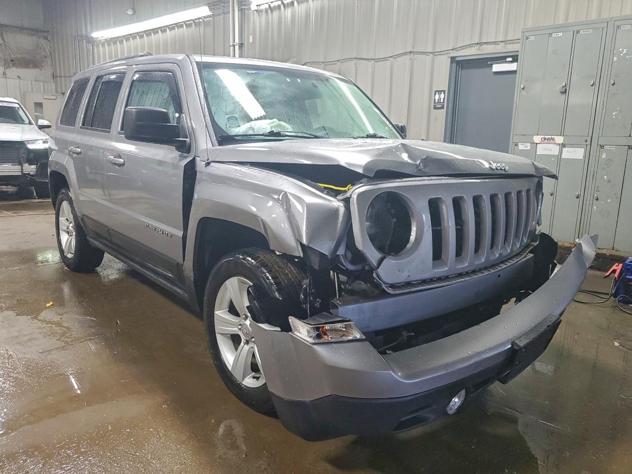 Jeep Patriot Latitude Image 9