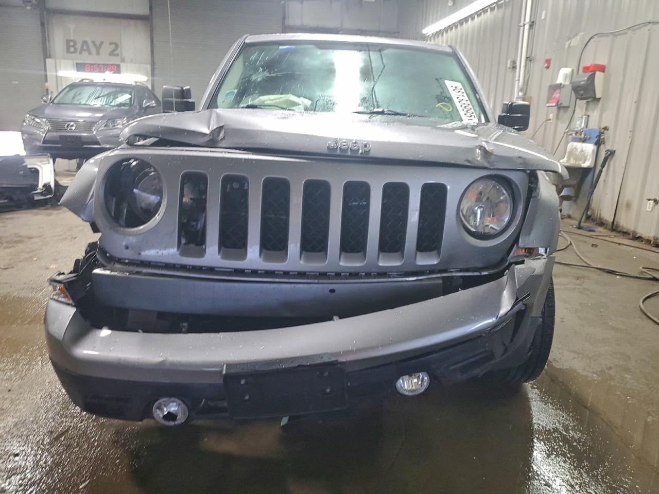 Jeep Patriot Latitude Image 3