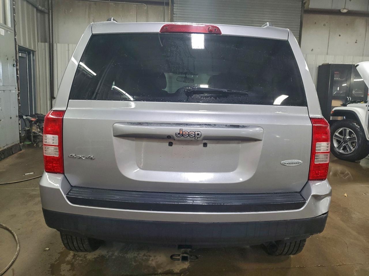 Jeep Patriot Latitude Image 10