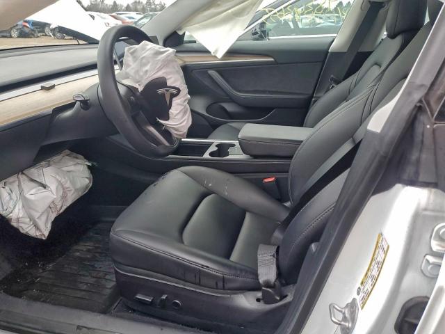 Tesla Model 3 Image 7