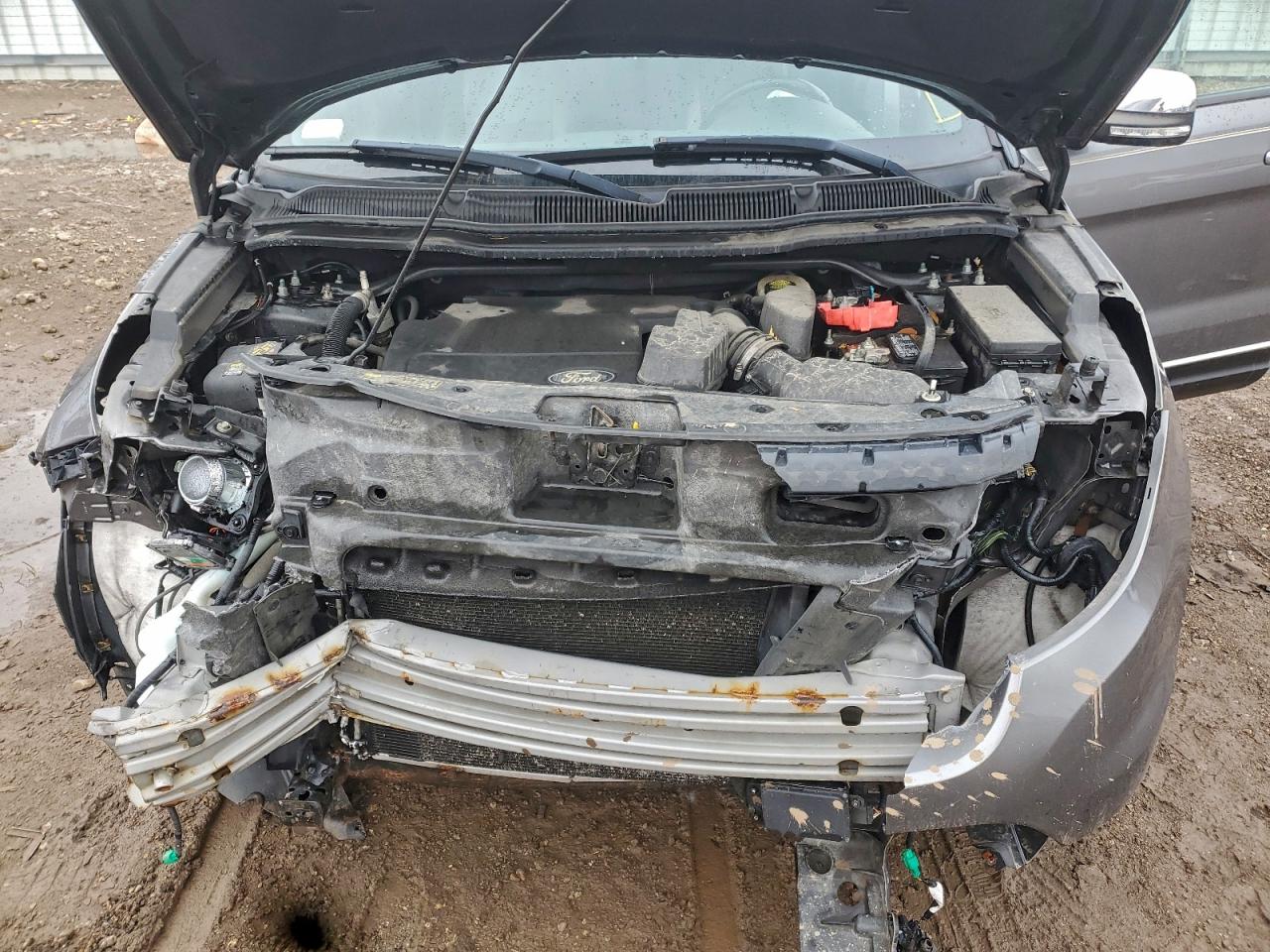 Ford Explorer Limited Image 12