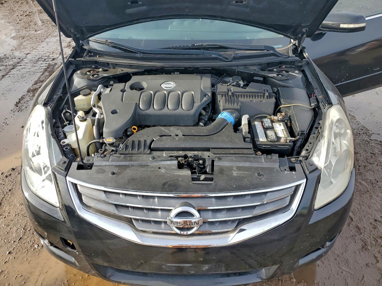 Nissan Altima Base Image 4