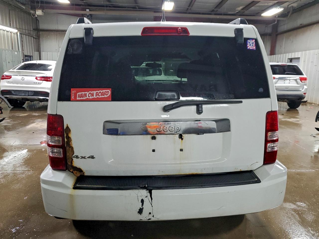 Jeep Liberty Sport Image 8