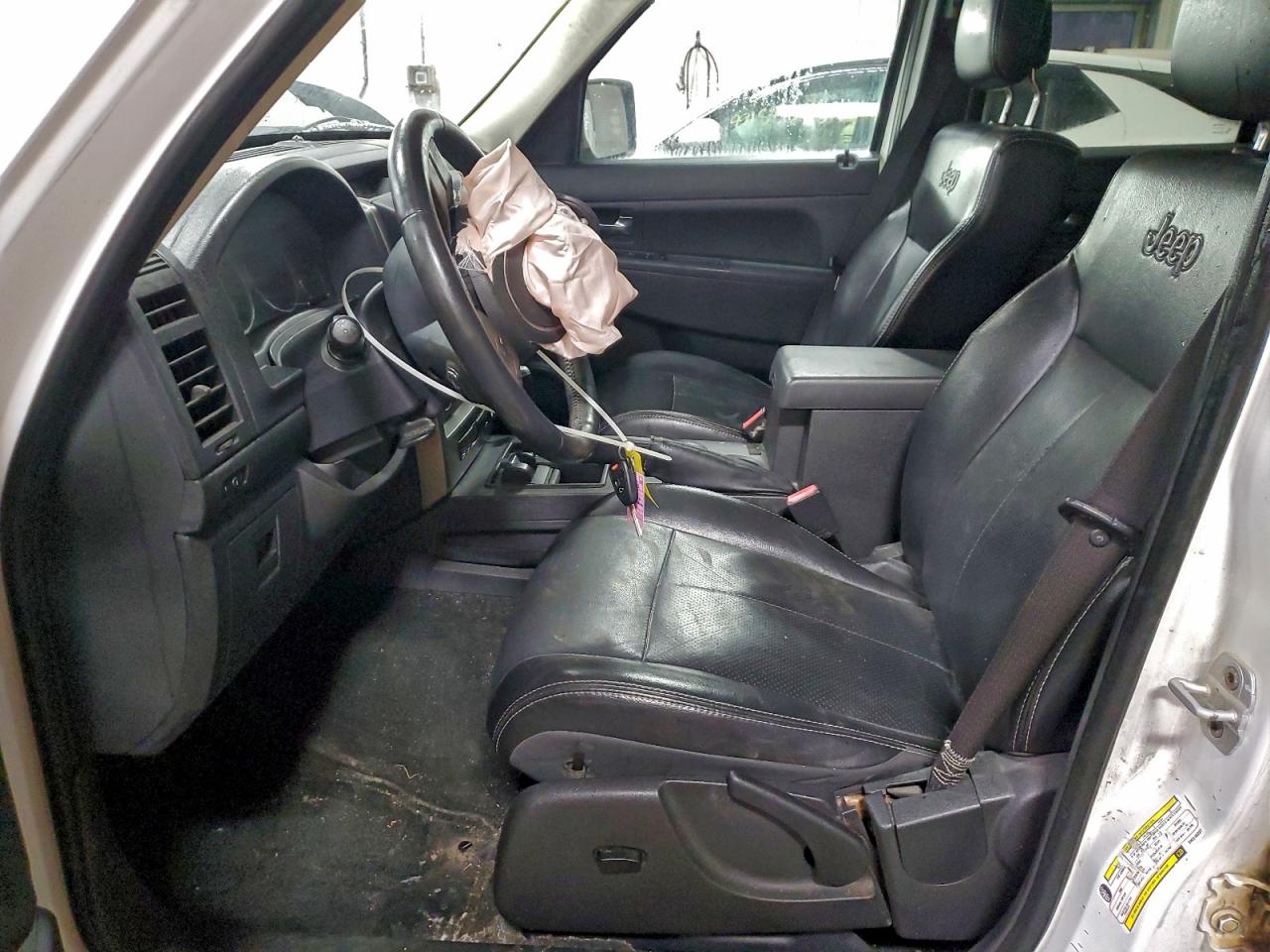 Jeep Liberty Sport Image 2