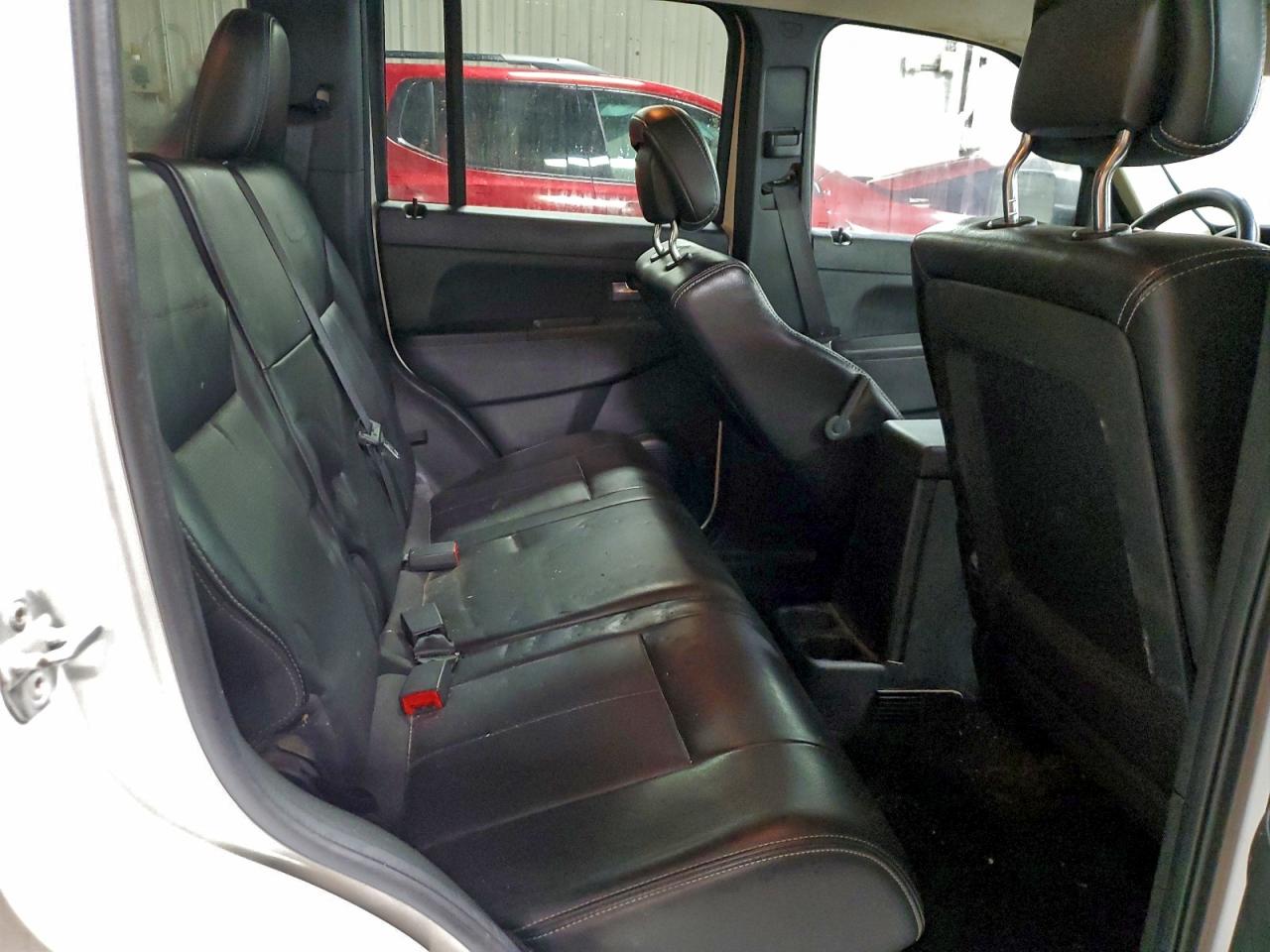 Jeep Liberty Sport Image 7