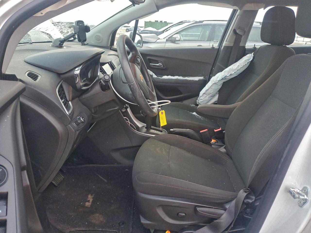 Chevrolet Trax Ls Image 2