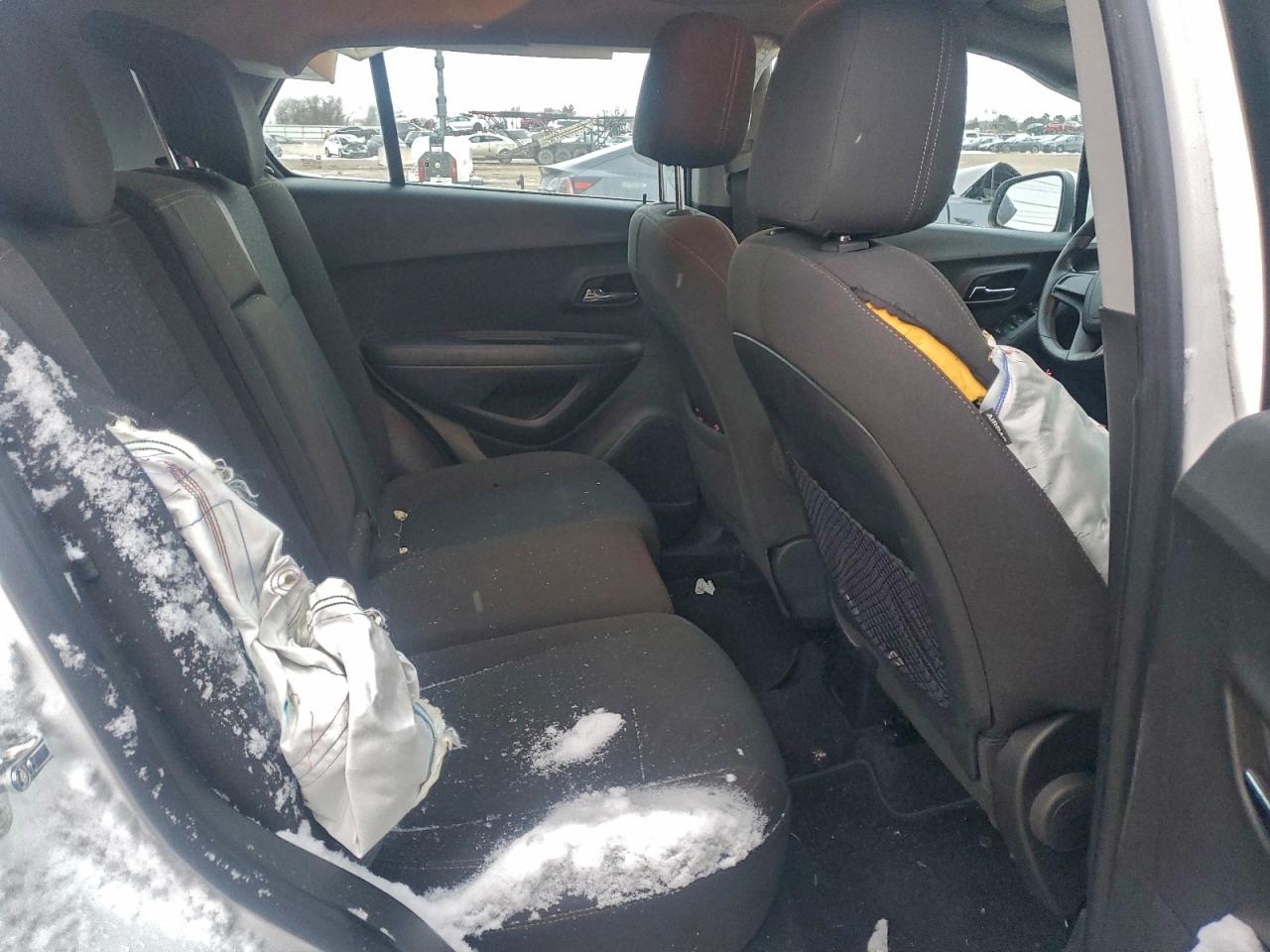 Chevrolet Trax Ls Image 11